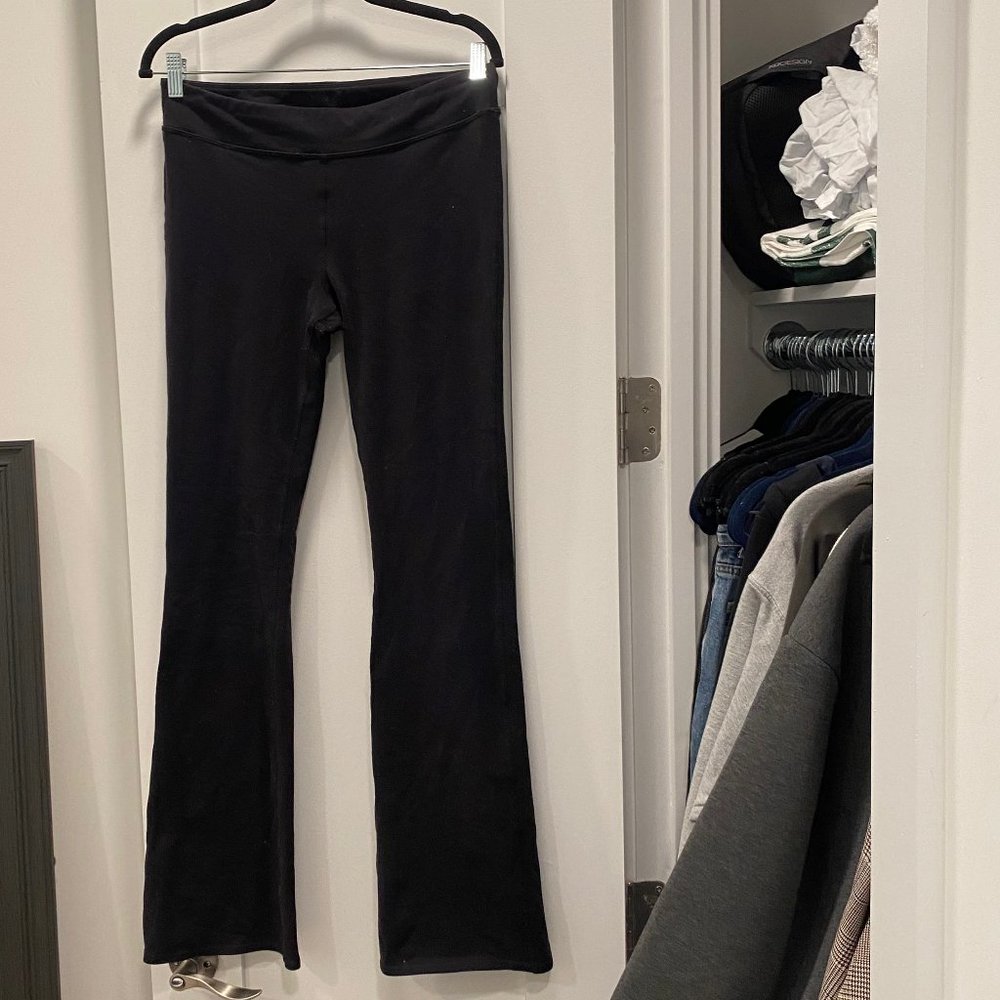 Alo Yoga Bootcut Leggings. Size: L